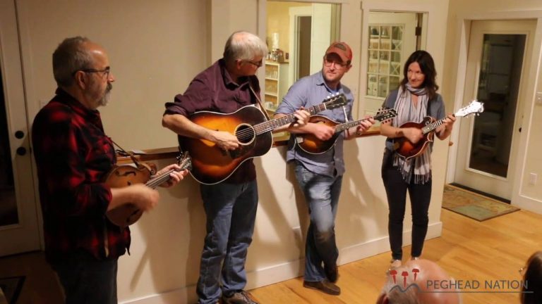 video: John Reischman, Scott Nygaard, Sharon Gilchrist, Joe K. Walsh: “Clinch Mountain Backstep”