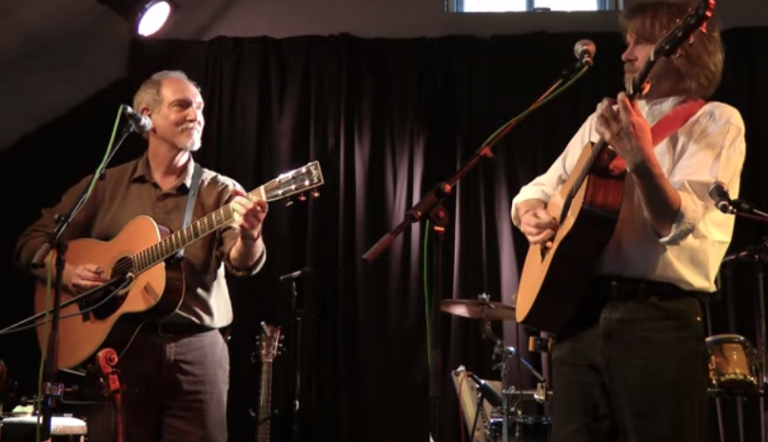 video: Bruce Molsky and Beppe Gambetta: "Brass Band Ruchenitsa"