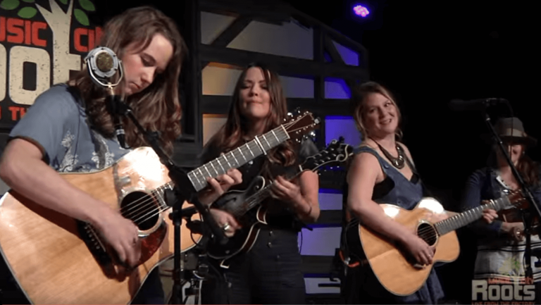 article: Della Mae | "Boston Town"