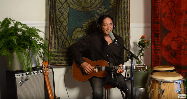 article: John Cruz Live Performance | Thompson Guitars