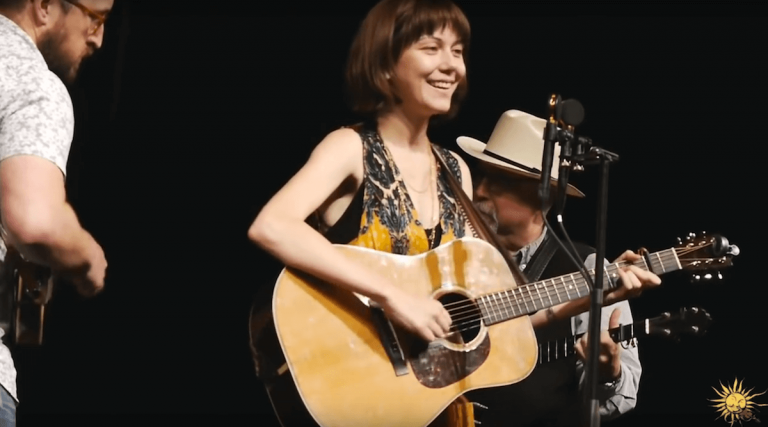 video: Molly Tuttle: “Gentle on My Mind”