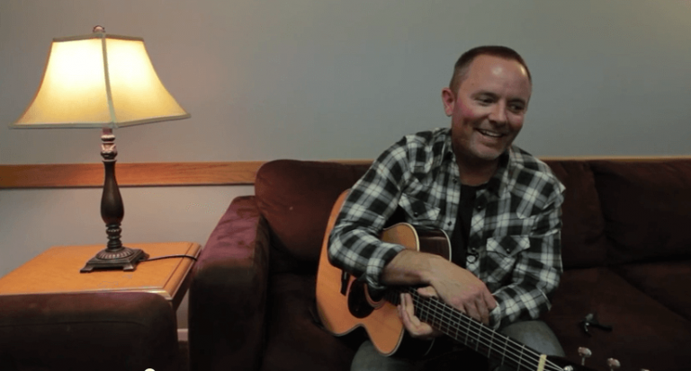 article: ELIXIR Strings Artist Series: Chris Tomlin