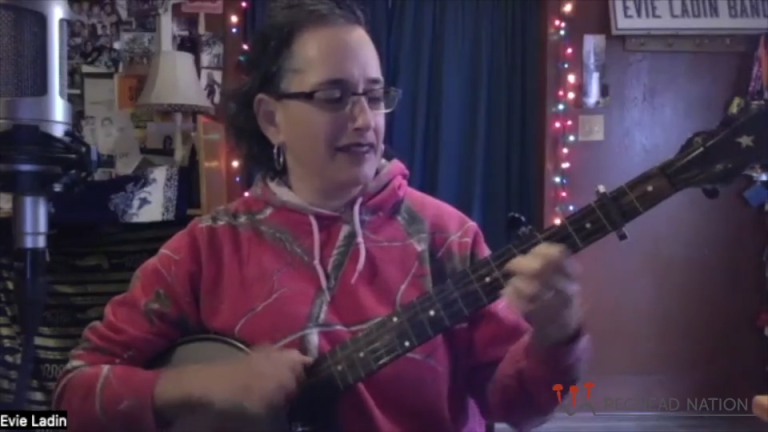 article: Watch Evie Ladin‘s Clawhammer Banjo Workshop: Practicing Syncopations for Songs and Tunes in D